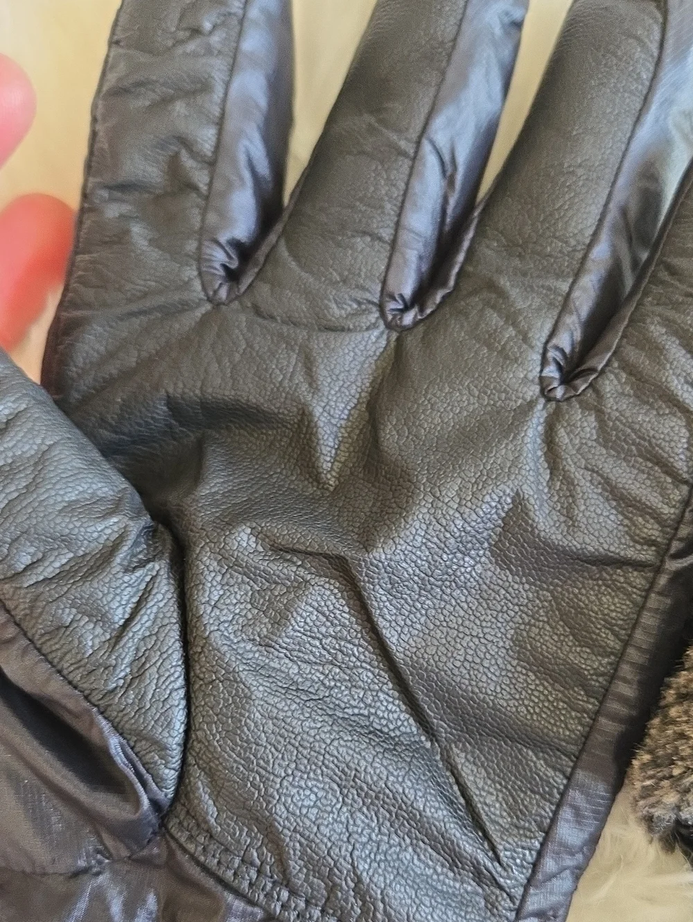 Columbia Quilted Black Gloves Womens Small